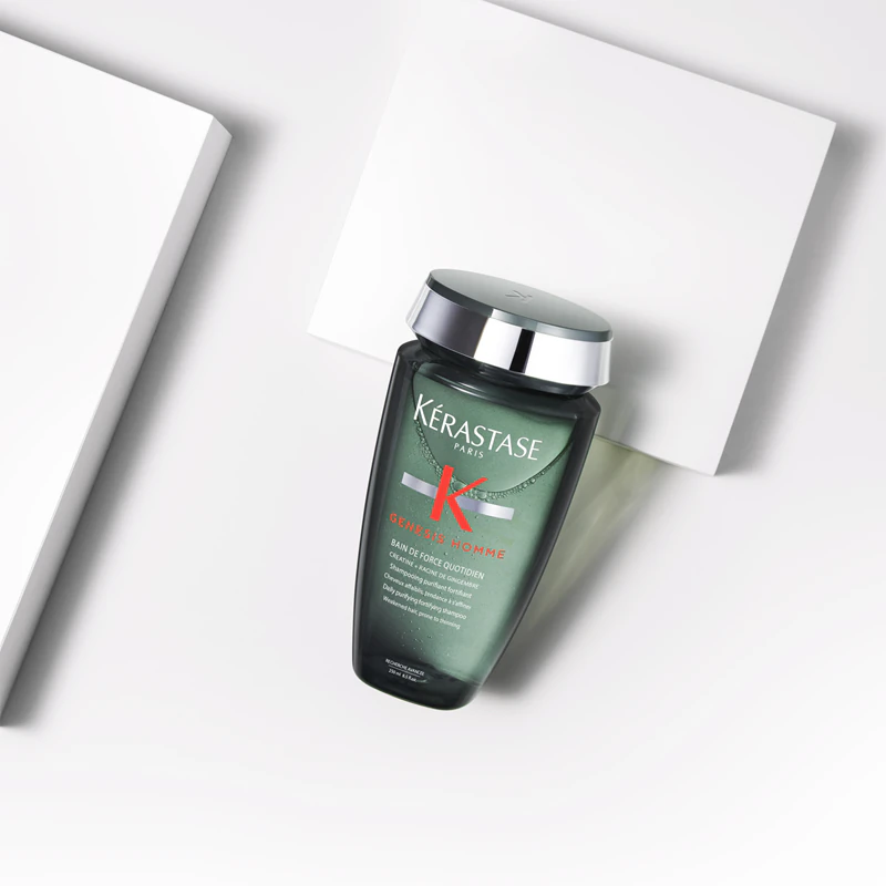 Shampoo de limpeza e nutrição Kérastase Genesis Homme Bain de Force Quotiden para cabelos fracos e com tendência à queda.