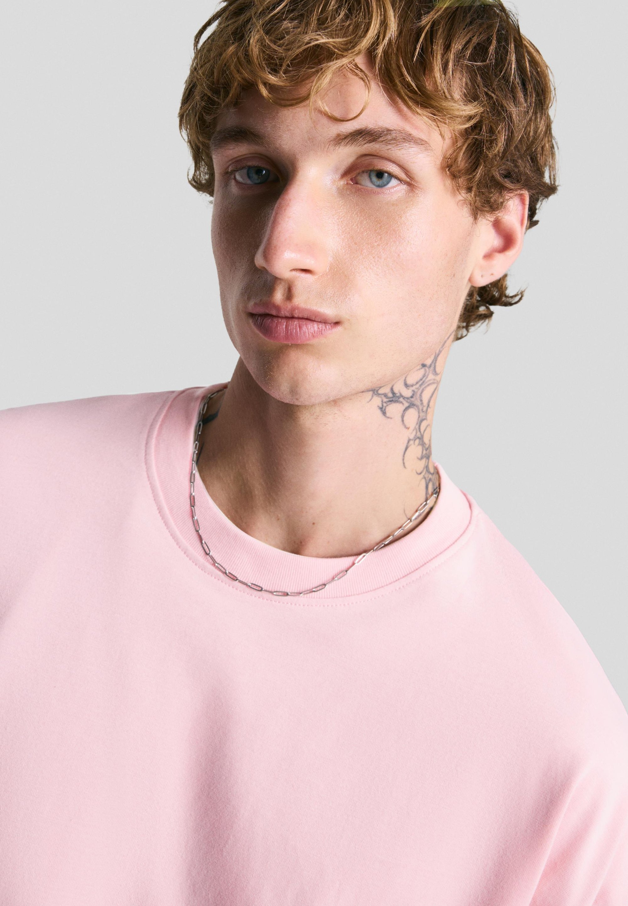 Haut à manches longues Bershka coupe carrée - rose clair