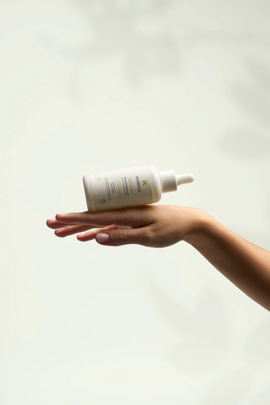 Sesderma SESCACAY Bio-Intensive Oil, een regenererende olie voor littekens en striemen.