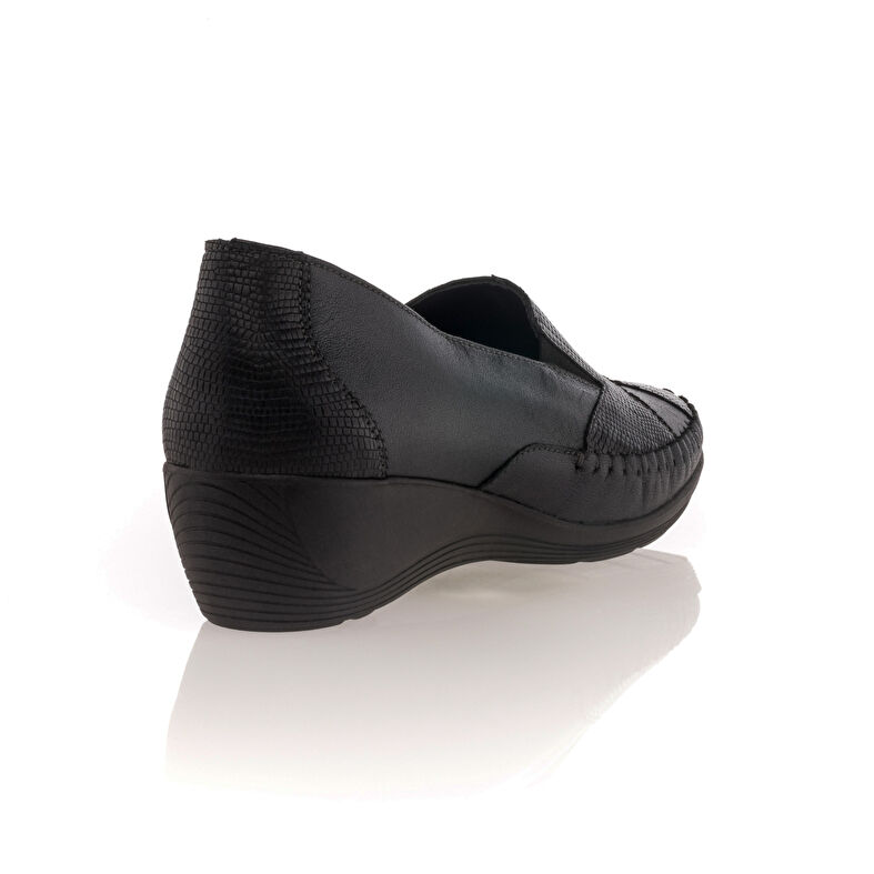 Zapatos cómodos para mujer, color negro.