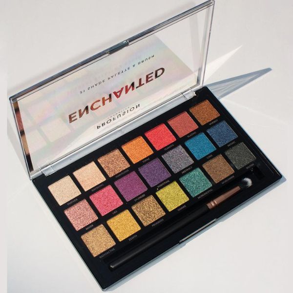 Očné tiene Profusion Cosmetics Enchanted 21 Shade