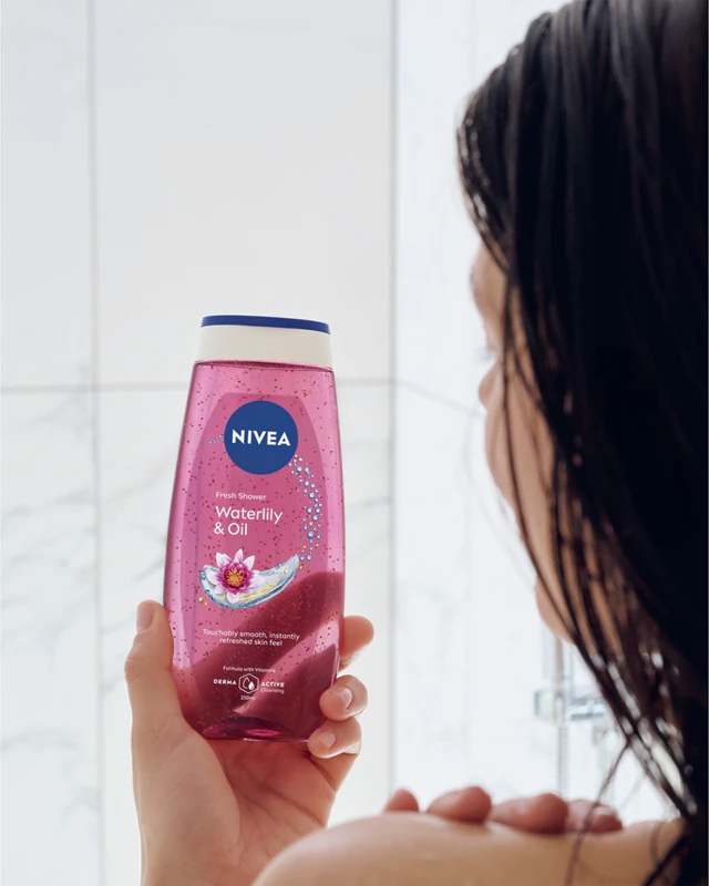 NIVEA osvežilni gel za prhanje z lokvanjem in oljem