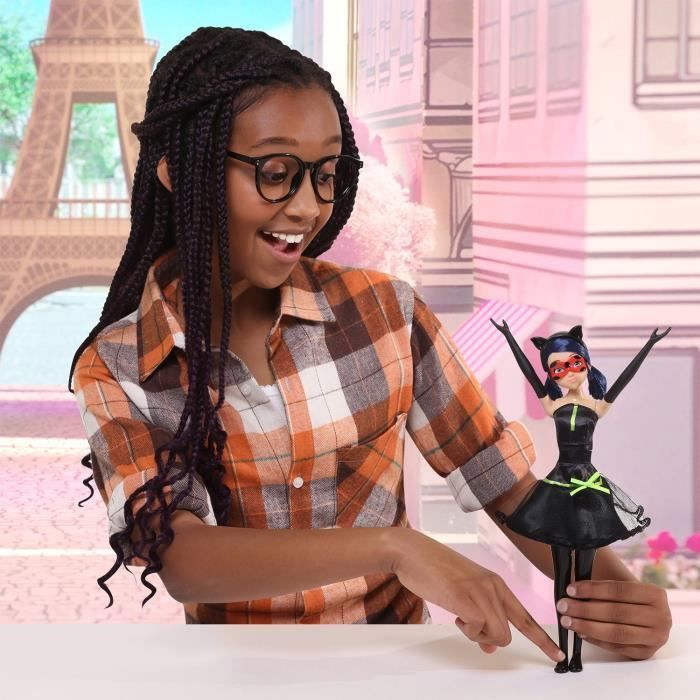 Ladybug Transformatiepop - BANDAI - Miraculous 26 cm - Outfitwissel