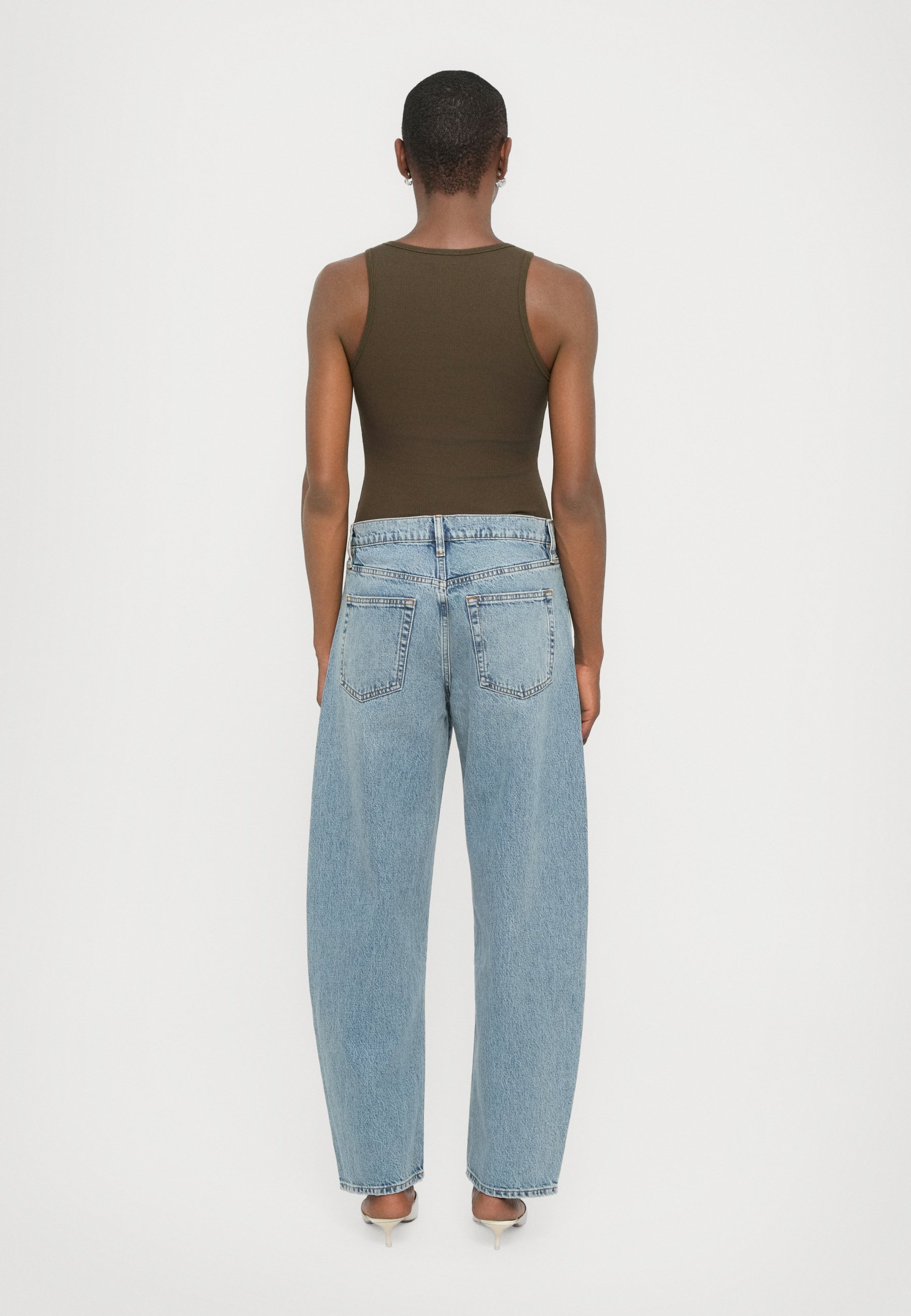 FRAME SLUNG BARREL - Jeans mit entspannter Passform - Puppenhaus