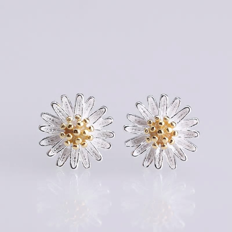 MloveAcc 925 Silver Stud Earrings – Trendy Daisy Flower Design – Jewelry Gifts for Women & Girls