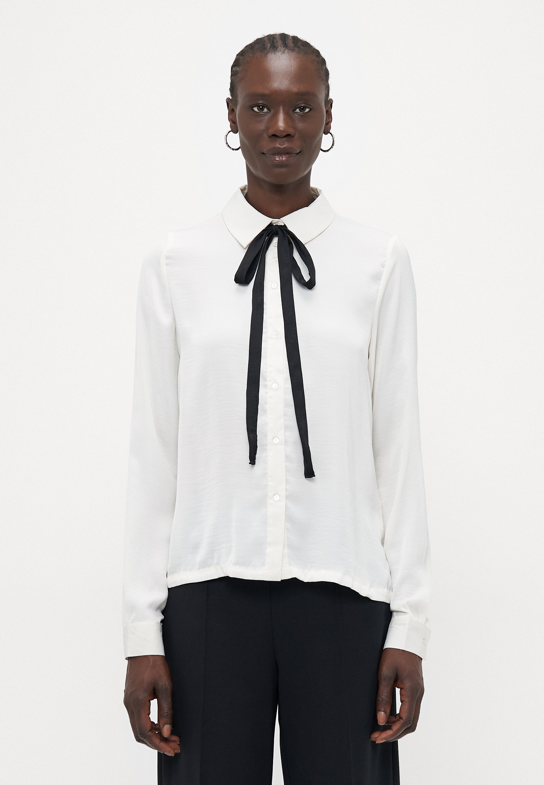 Vero Moda Tall VMGRETCHEN SHIRT - Blouse met knoopsluiting - cloud dancer