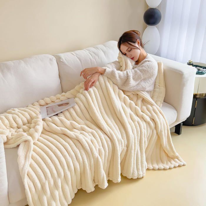 Couverture douillette, couvre-lit/couverture de canapé chaude et moelleuse pour maman, femme et petite amie, 150 x 200 cm, beige
