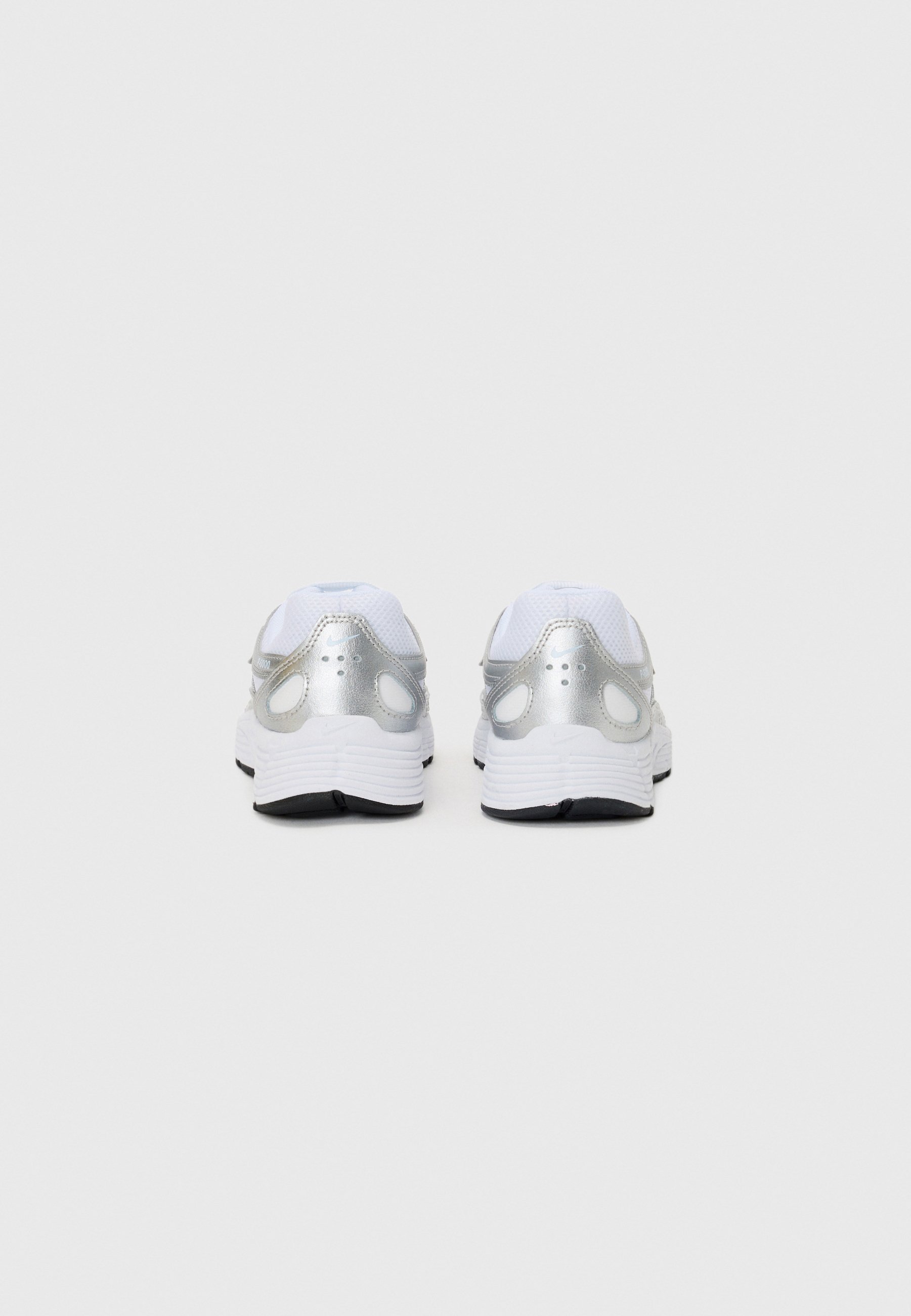 Nike Sportswear P 6000 UNISEX - Sneakers - wit/zilverkleurig/blauw getint/zwart