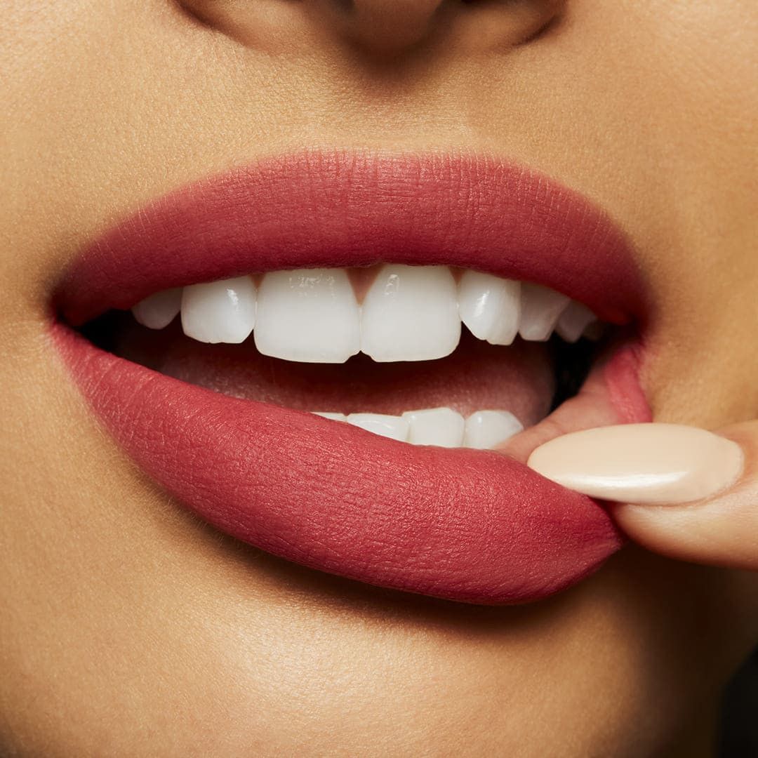 Tekutý matný rúž Powder Kiss Luxusné rúže