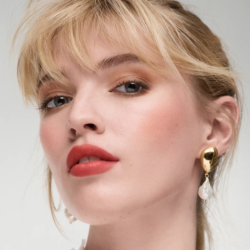 Paleta senčil za oči Estée Lauder Pure Color The Essential Eyeshadow s štirimi odtenki in aplikatorjem