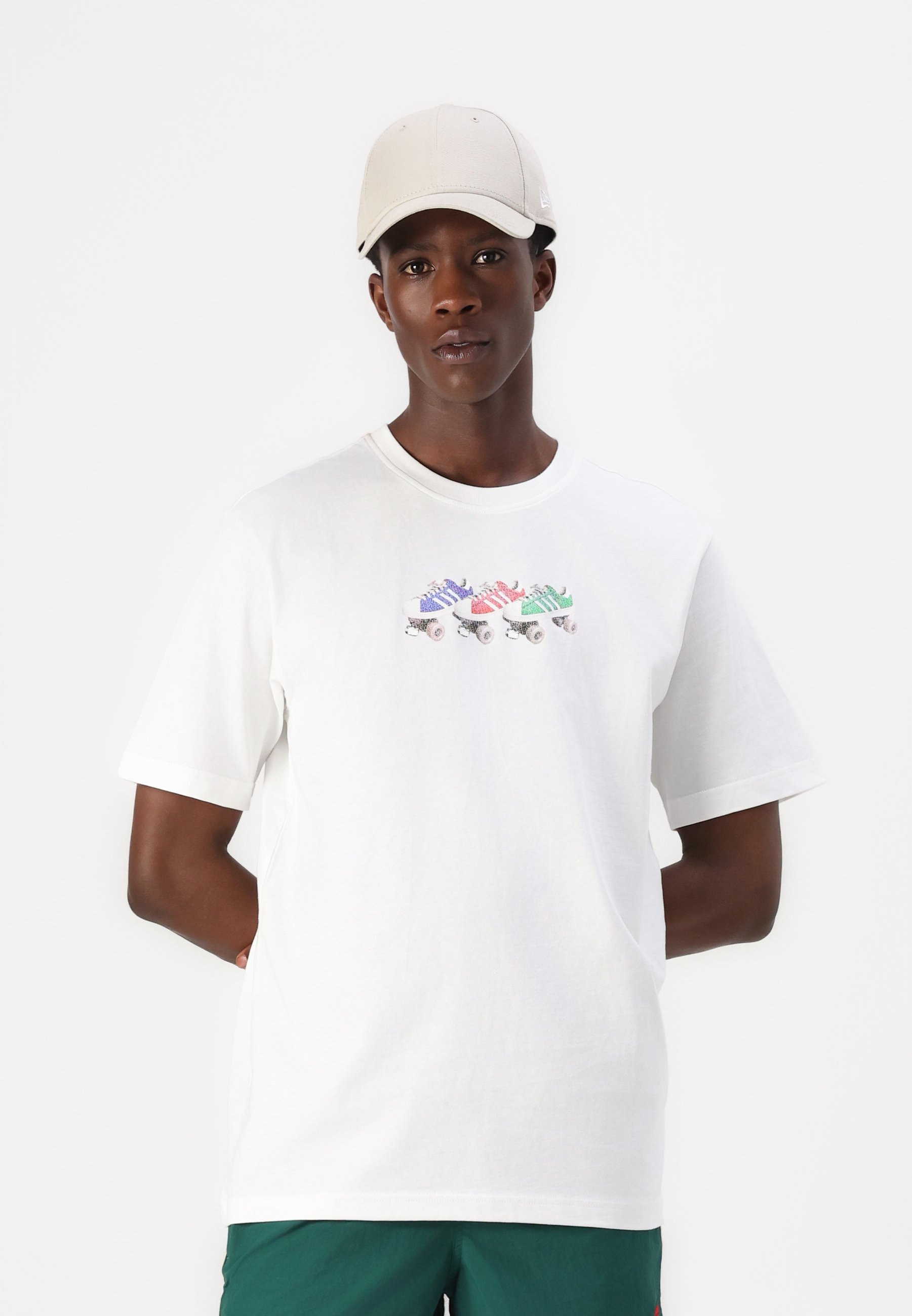 adidas Originals SPRINTER - Shorts - Collegegrün/Pudergelb