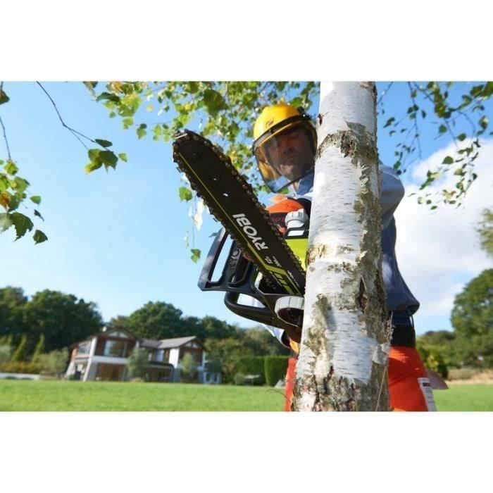 RYOBI - 18V ONE+ Kettensäge, bürstenlos, 30 cm Schwert, 10 m/s + 1 x 4 Ah Akku & Ladegerät - OCS1830 + RC18120B-140X