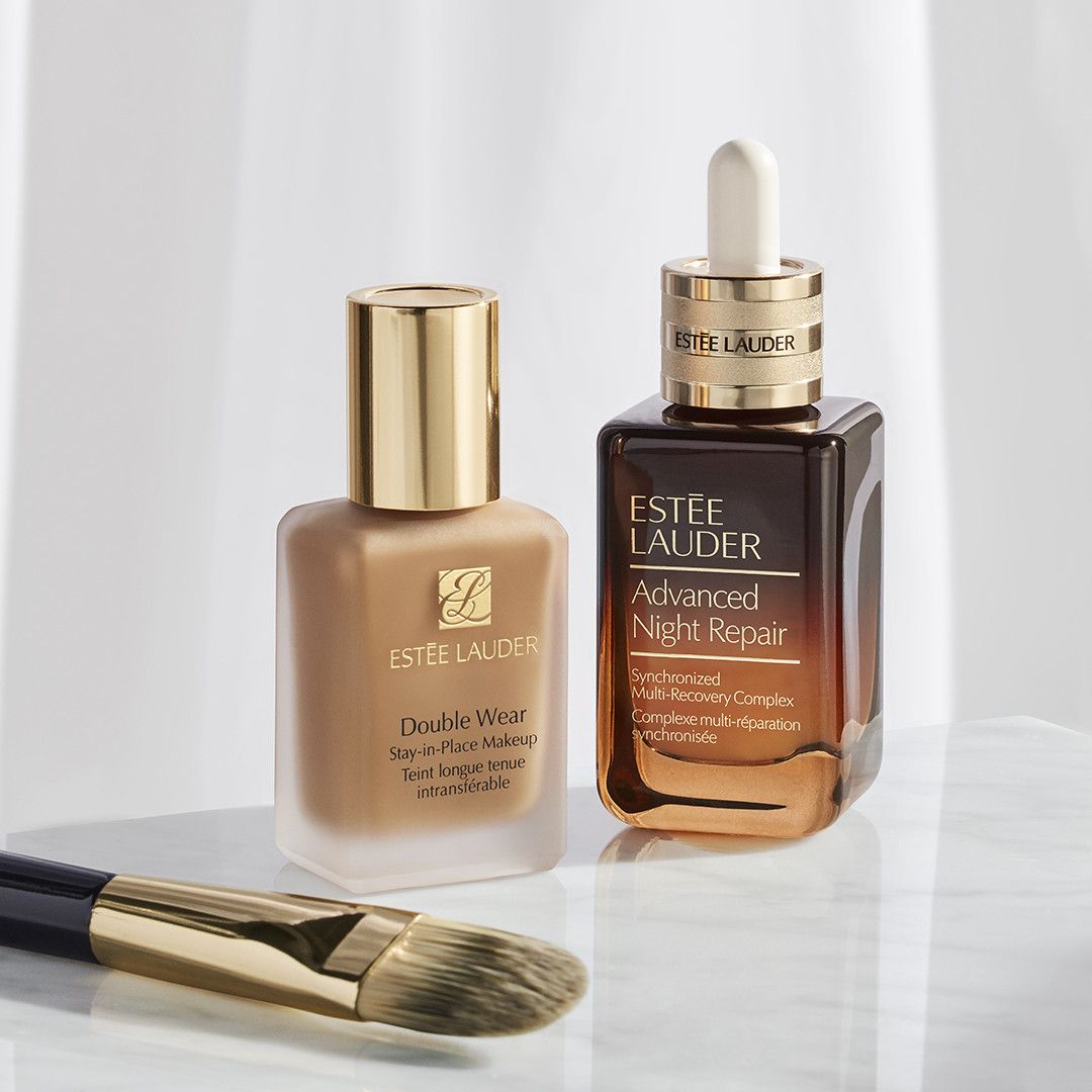 Double Wear dugotrajni puder SPF 10 Luksuzni puderi