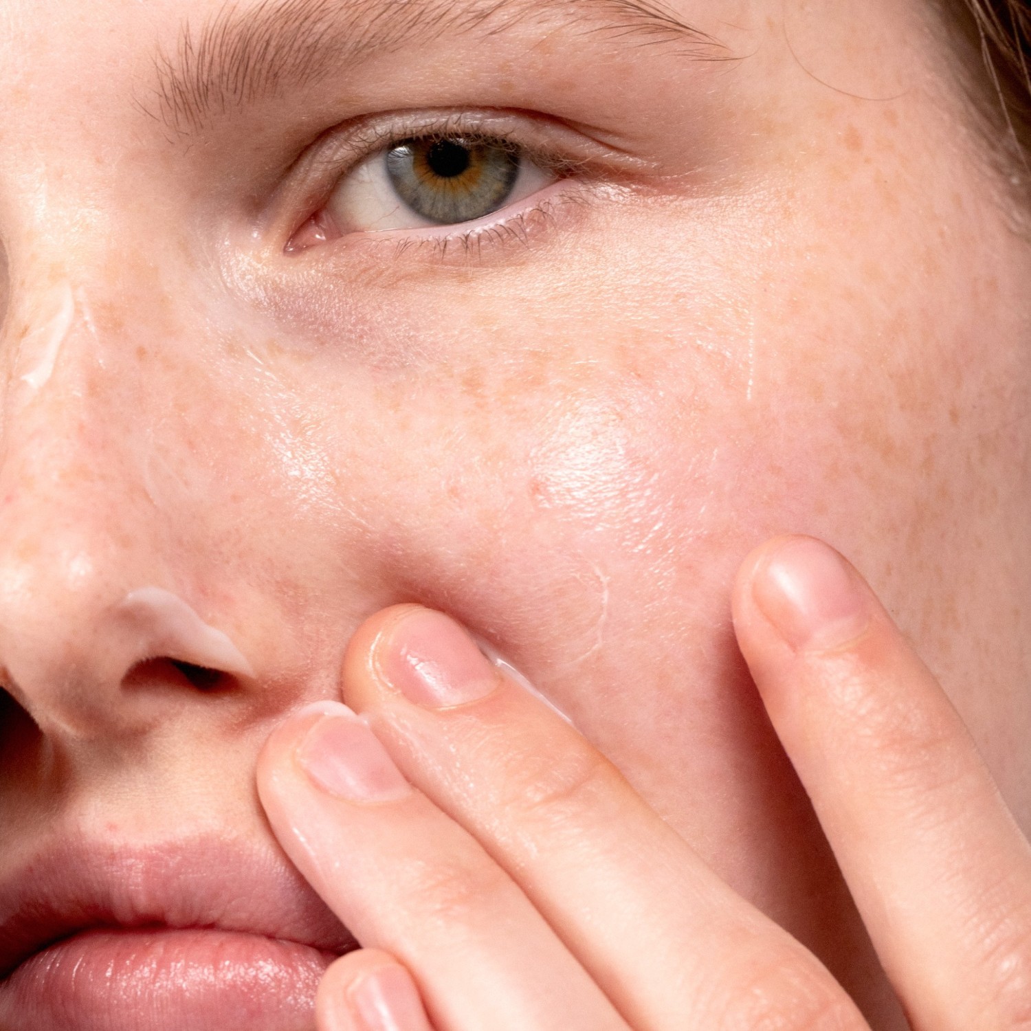 MÁDARA kolageno serumas „Derma Collagen Hydra-Fill Firming“ – 30 ml