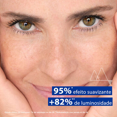 Uriage Age Lift Smoothing Eye Cream Kiinteyttävä silmänympärysvoide turvotukseen ja tummiin silmänaluksiin 15 ml 15 ml