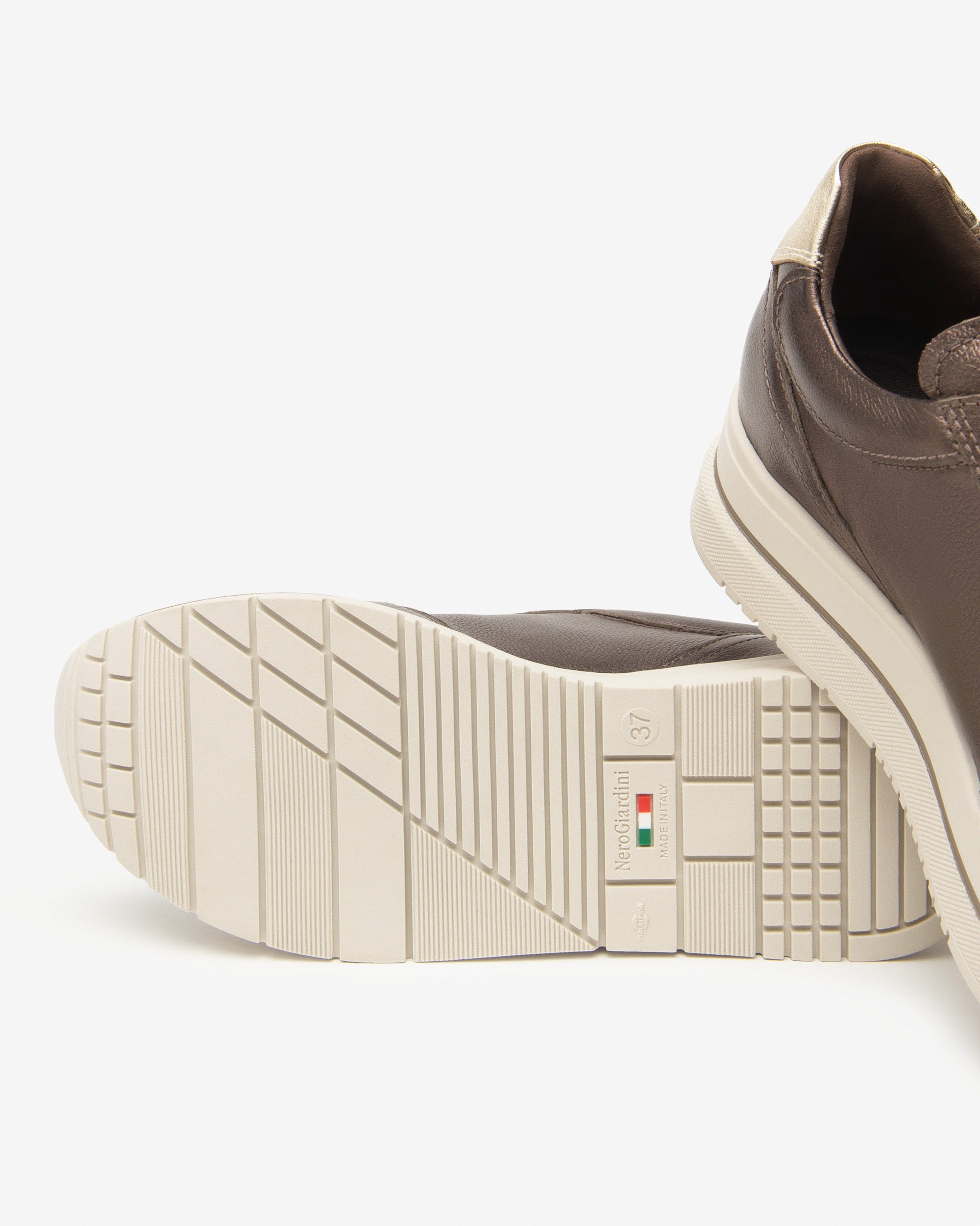  Damen-Sneaker aus Leder und Funktionsmaterial