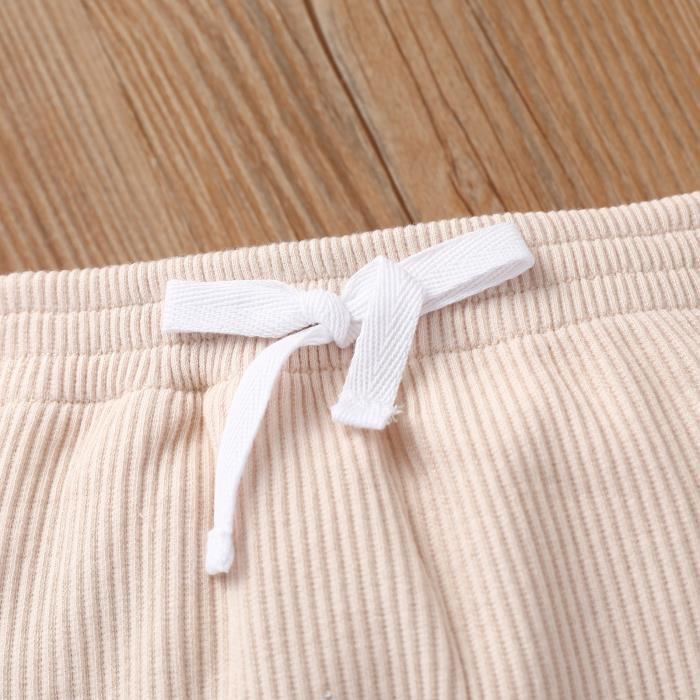 Conjunto de ropa de otoño para niños y niñas: Sudadera de manga larga con oso bordado + Pantalones largos, color blanco.