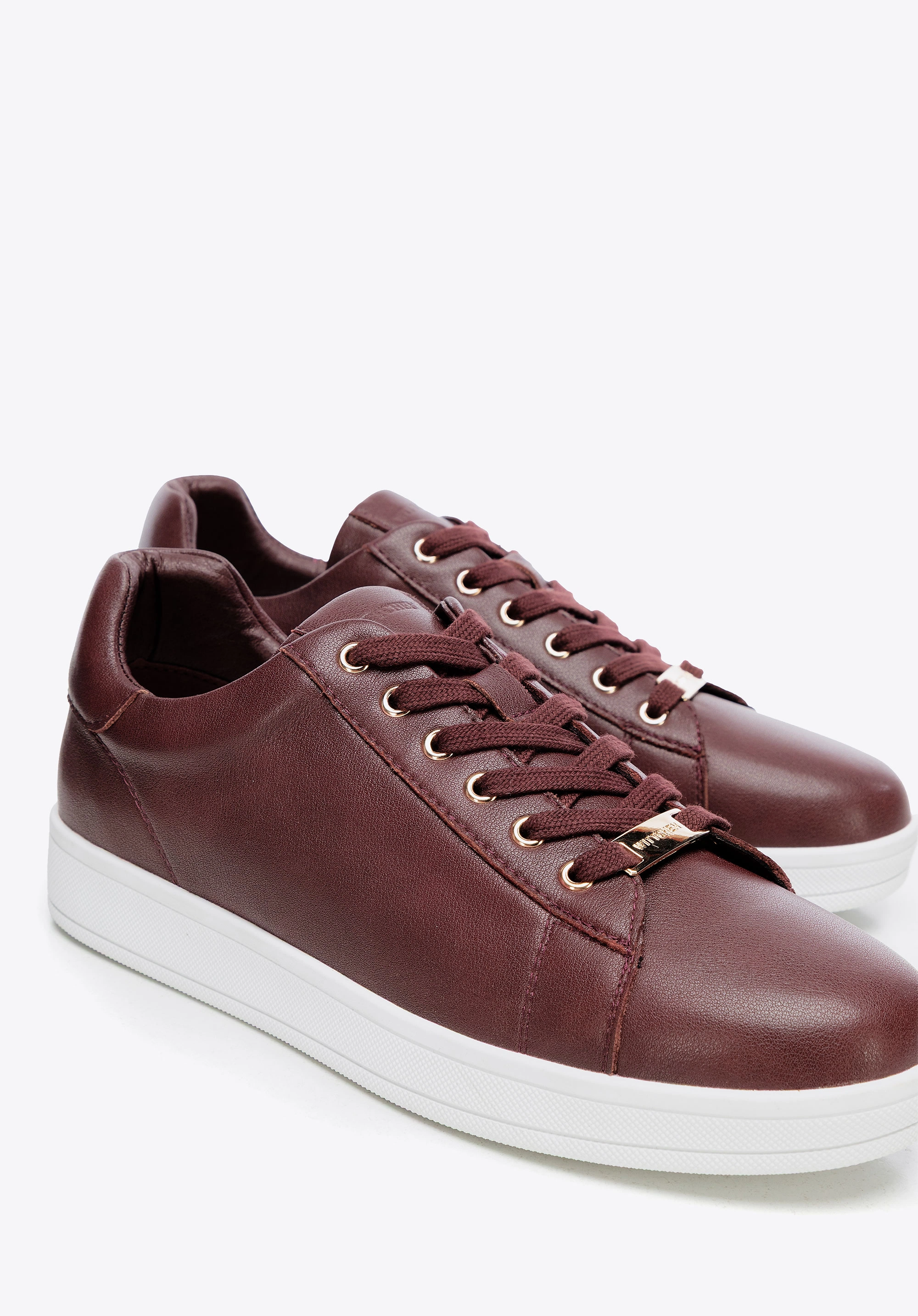 Damskie sneakersy skórzane na platformie bordowe