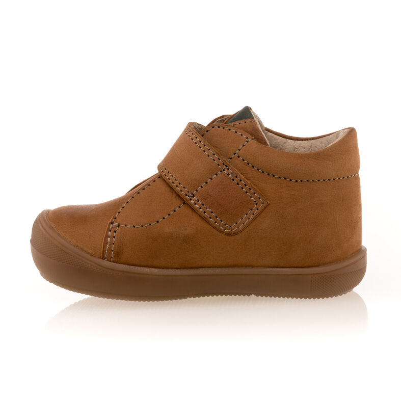 Braune Basketbälle / Turnschuhe für Jungen