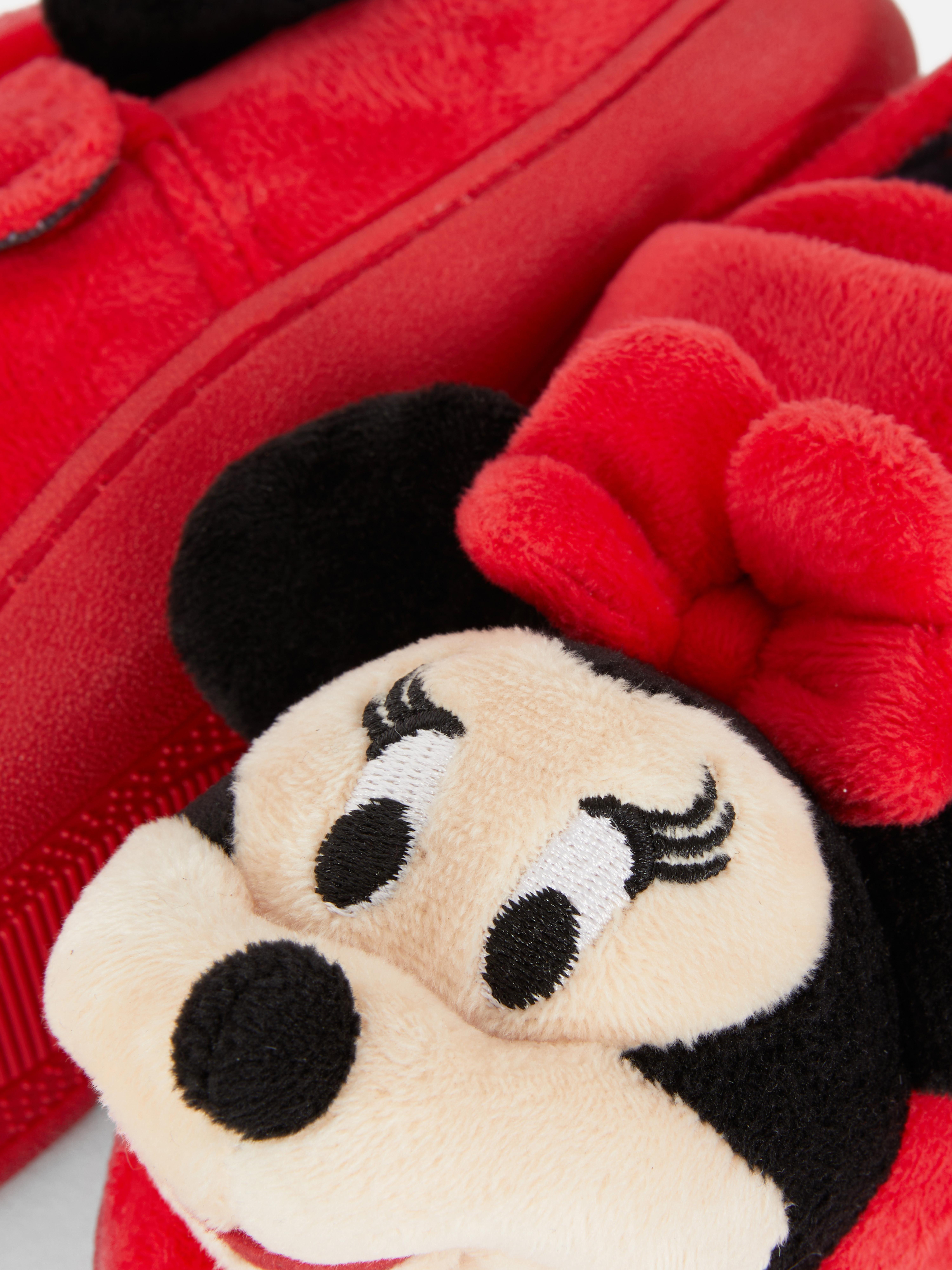 Disney Minnie Mouse papucsok Ezek a tépőzáras Disney papucsok csésze talppal rendelkeznek.
