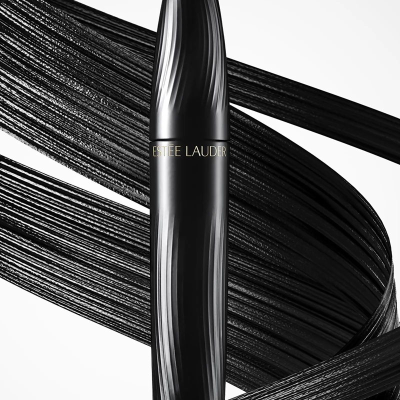 „Estée Lauder Turbo Lash“ blakstienų tušas storina, riesta ir atskiria blakstienas.