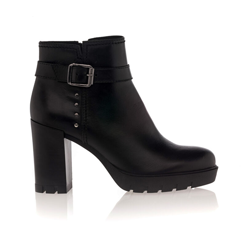 Schwarze Damenstiefel / Stiefeletten