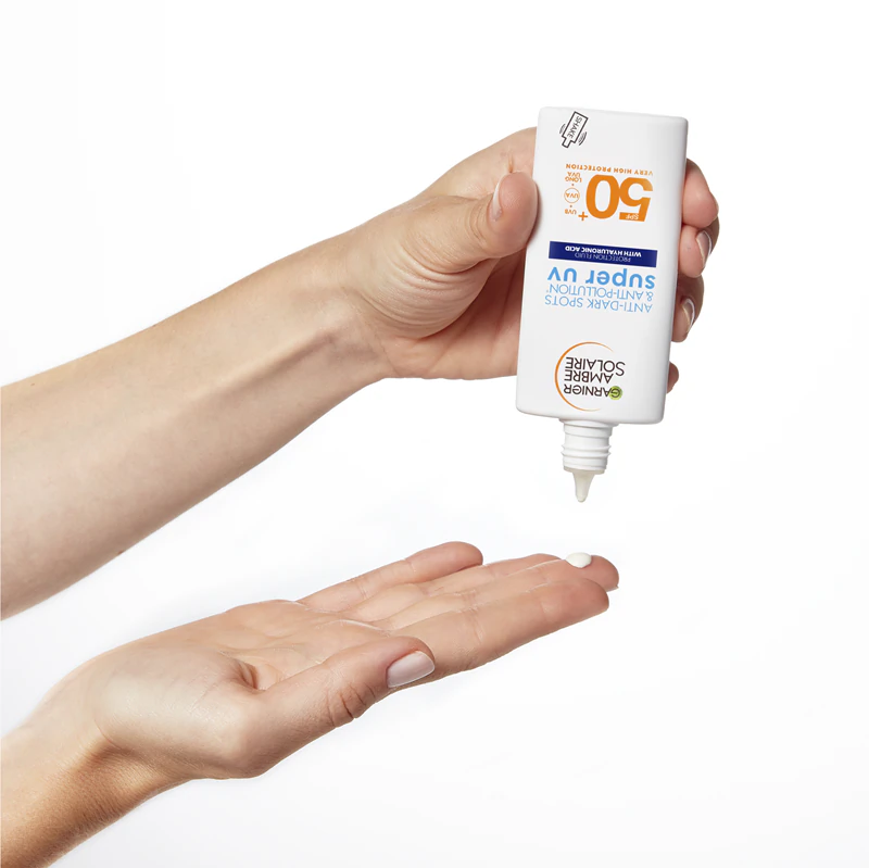 Garnier Ambre Solaire Super UV Hyaluronsäure Lichtschutzfluid mit feuchtigkeitsspendender Wirkung