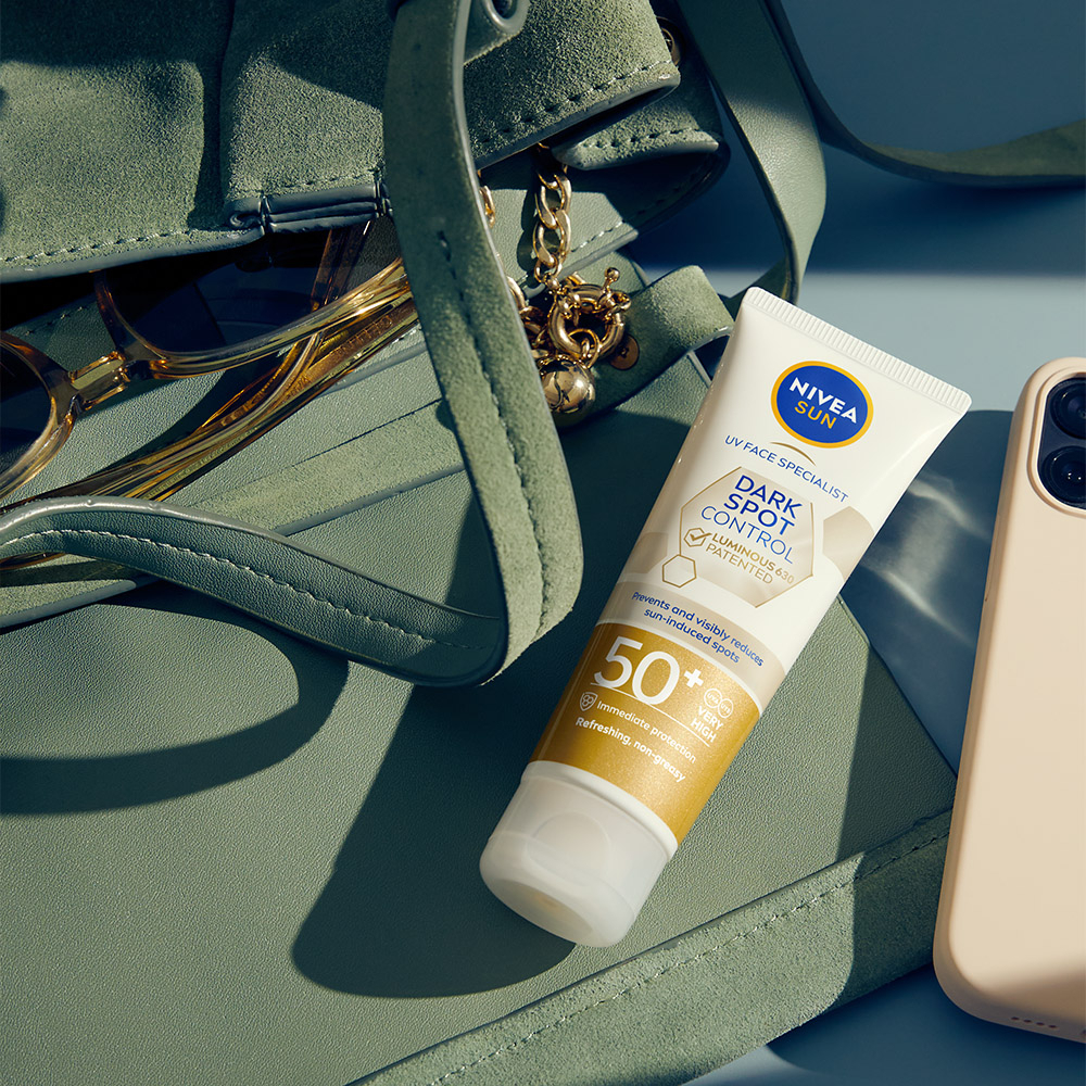 Gel de față UV Luminous 630 pentru controlul petelor închise la culoare 40 ml - NIVEA