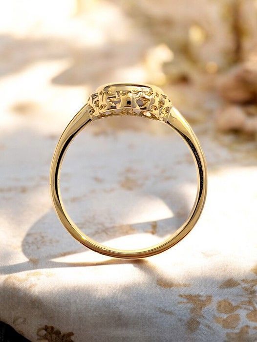 Anillo con camafeo azul, chapado en oro de 18 quilates.