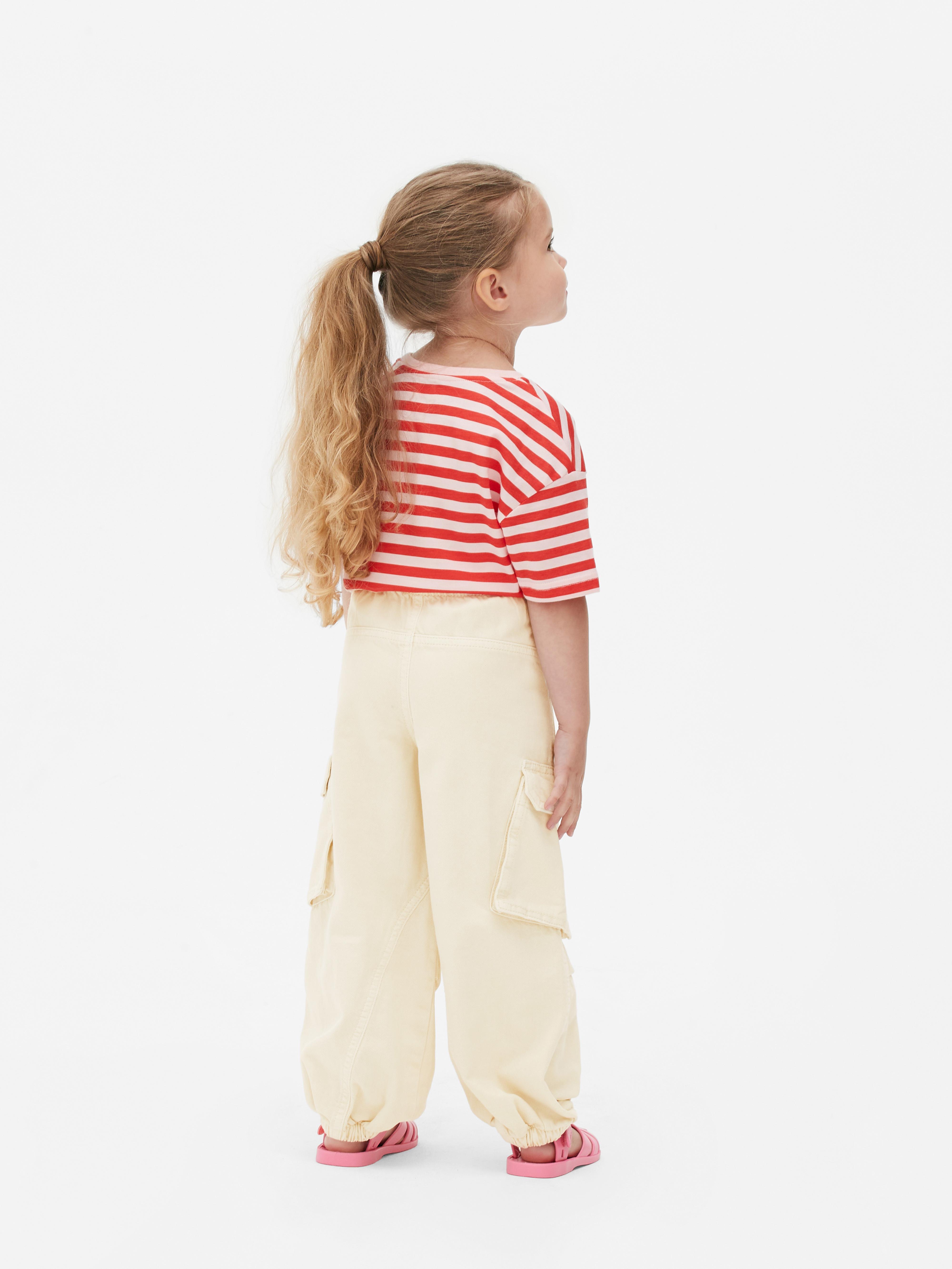 Cargohose mit Bündchen am Knöchel und Kordelzug. Diese Funktionshose hat Bündchen am Knöchel für einen lässigen Look.