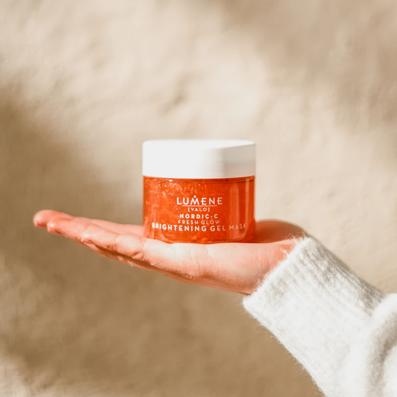 Lumene Nordic-C [VALO] Máscara Iluminadora Fresh Glow para iluminar e suavizar a pele.