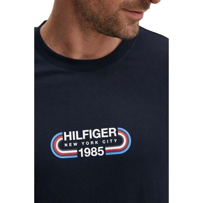Camiseta Tommy Hilfiger azul de corte regular con estampado gráfico para hombre