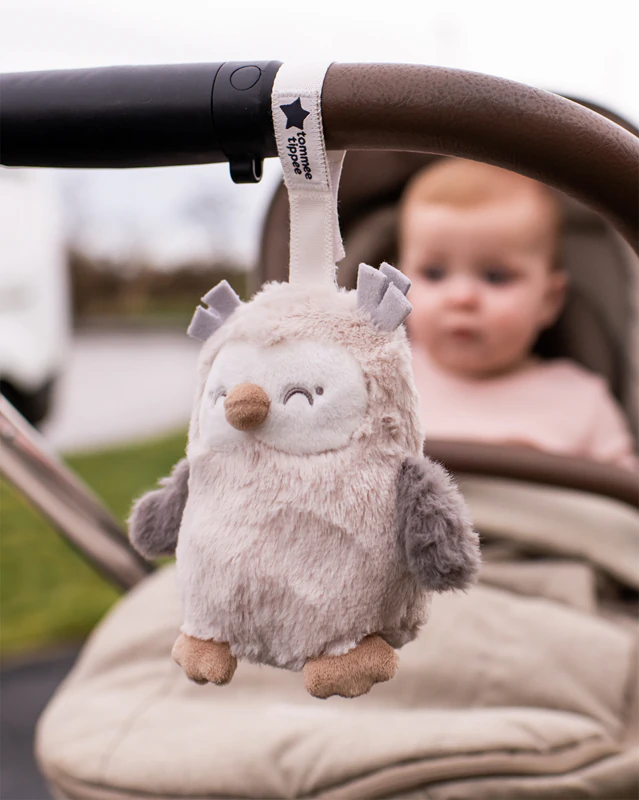 Tommee Tippee Grofriend Ollie de Uil Hangend Speelgoed met Melody-contrast