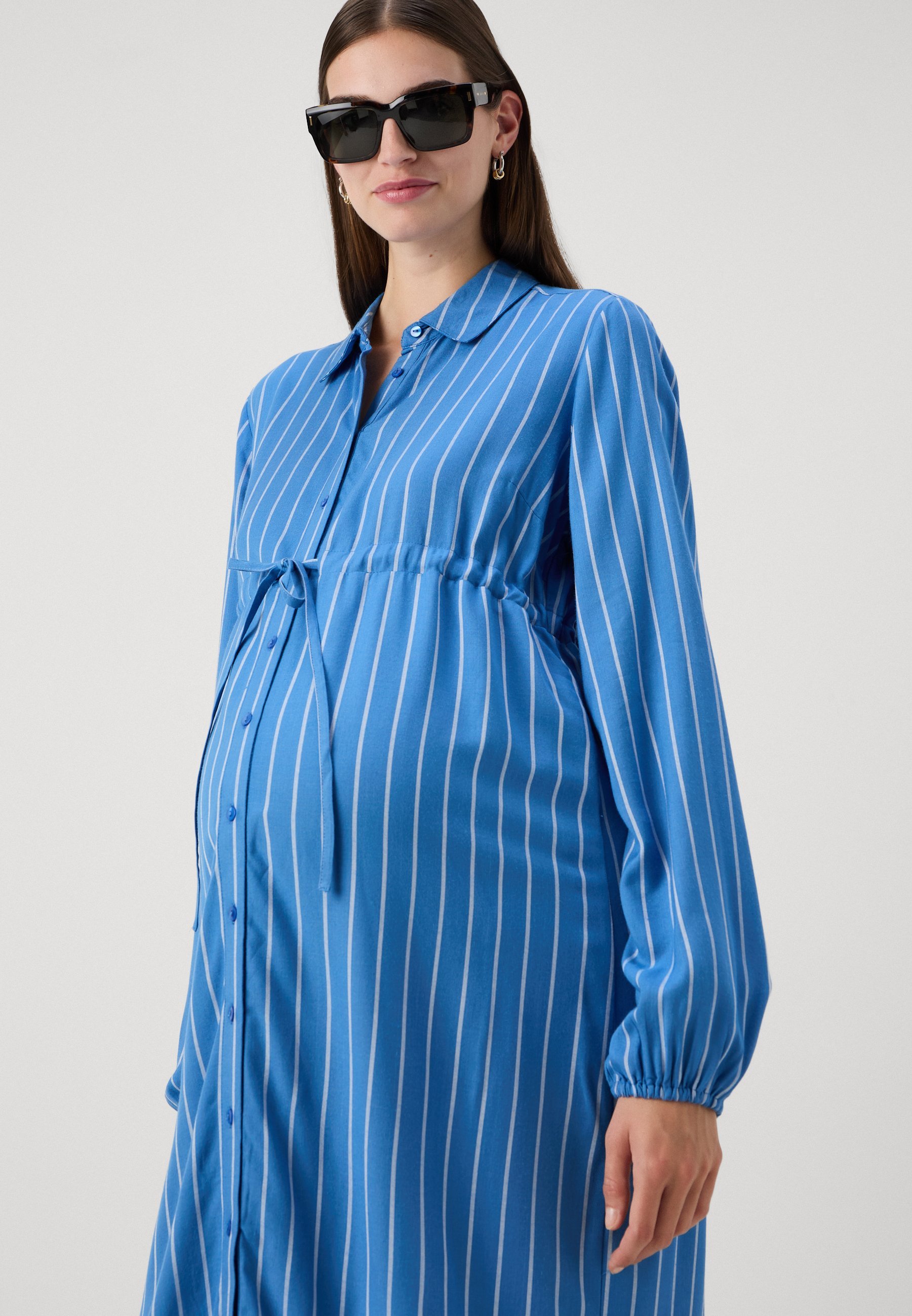 Vestido midi listrado MAMALICIOUS MLIMAN LIA - Vestido camisa - azul jaspe/branco