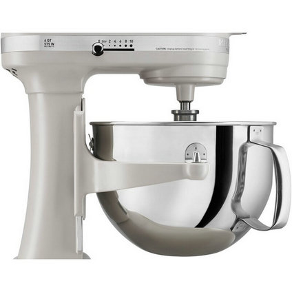 KitchenAid staande mixer met 10 snelheden en een inhoud van 6 liter.
