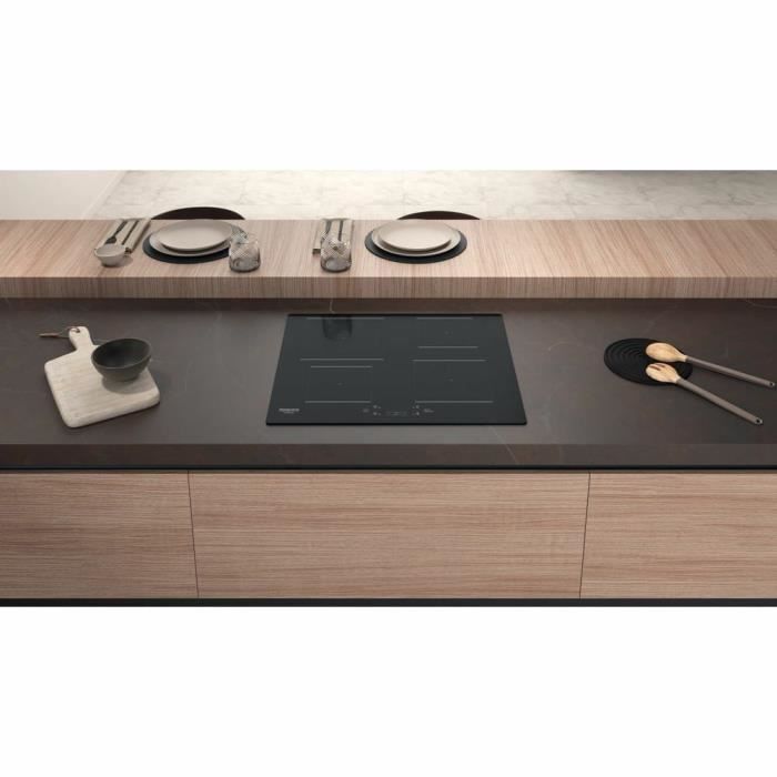 Table de cuisson induction - HOTPOINT - 4 foyers - L60 cm - HQ5660SNE - 7200 W - Rêvetement verre noir