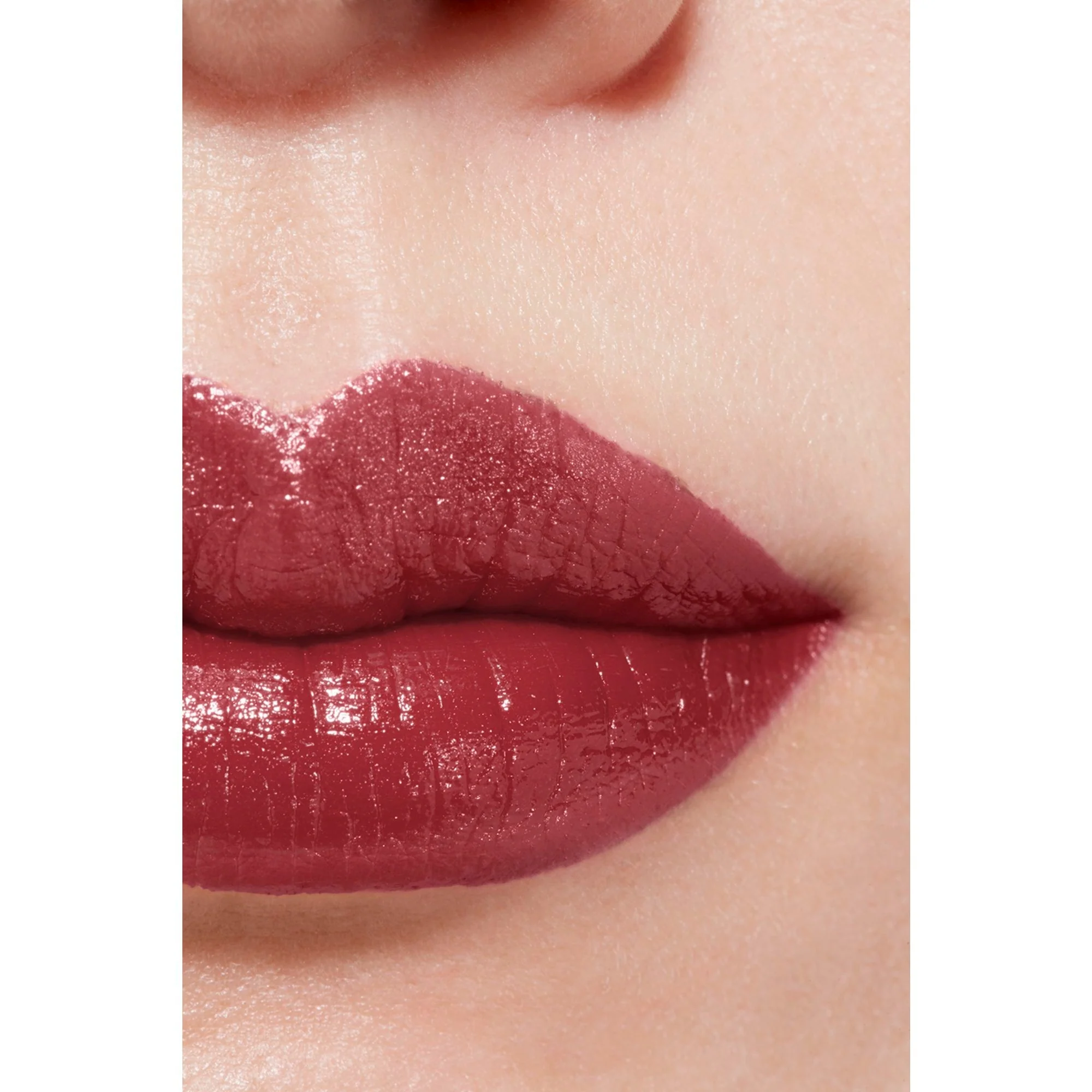 ROUGE ALLURE L'EXTRAIT - RICARICA - IL ROSSETTO AD ALTA INTENSITÀ ESTRATTO DI LUCE E TRATTAMENTO