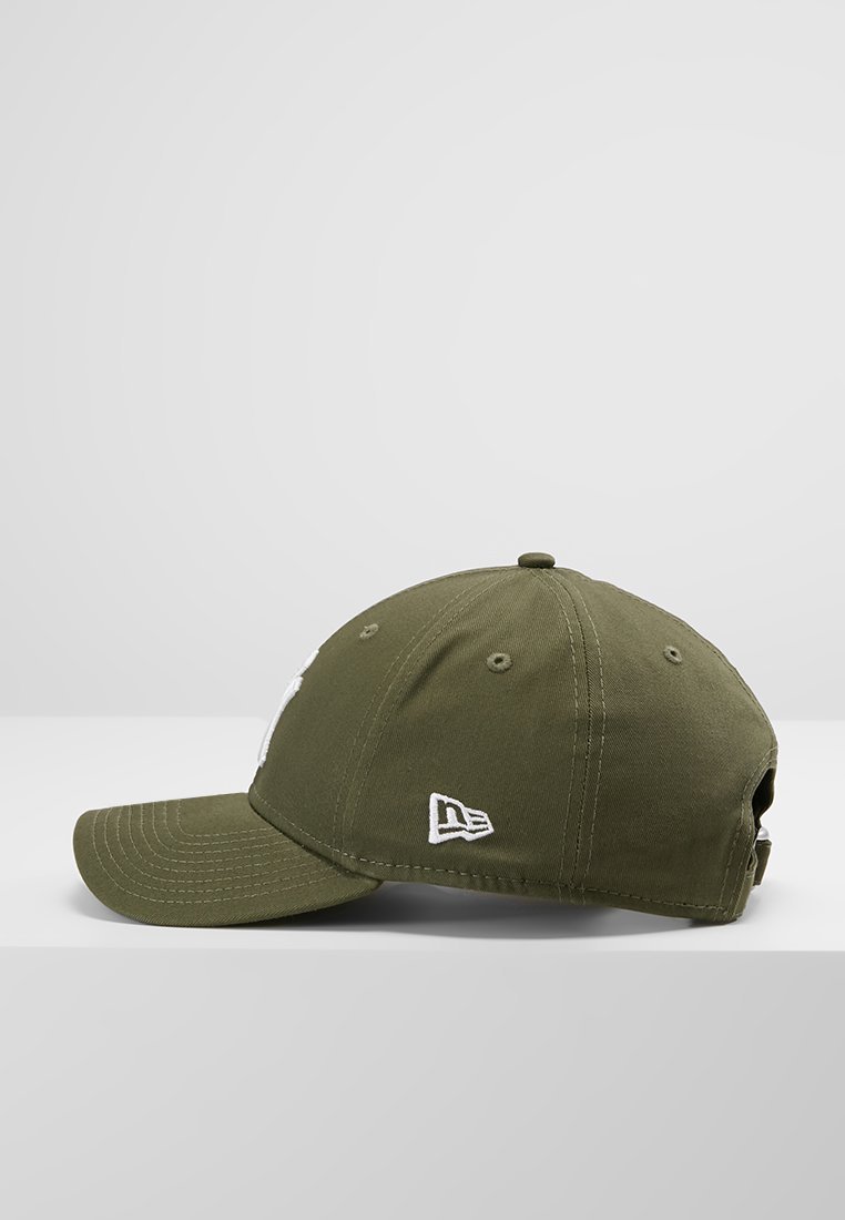 New Era petten