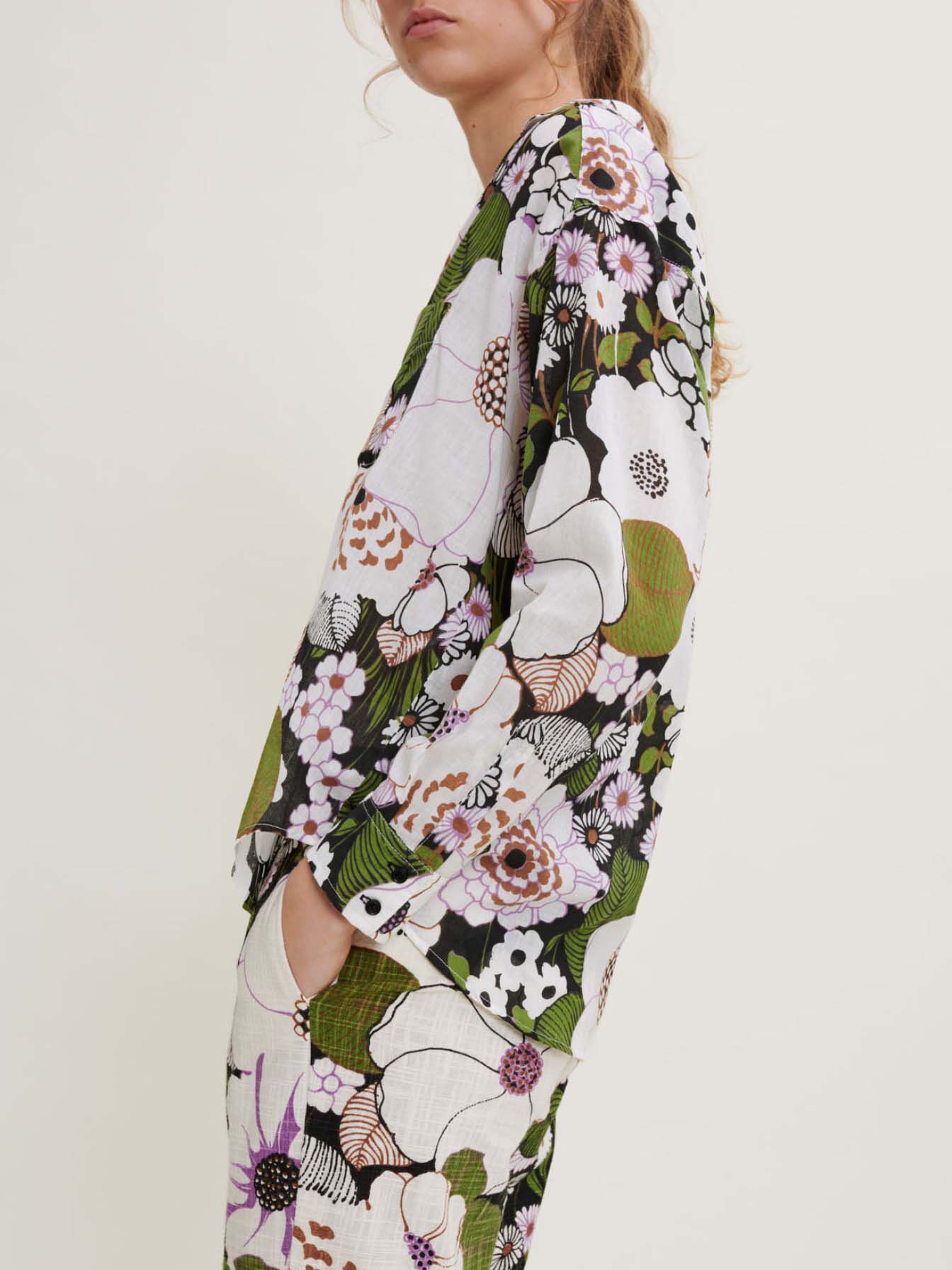 Shirt met bloemenprint uit de jaren zeventig - Fleur 70's noir