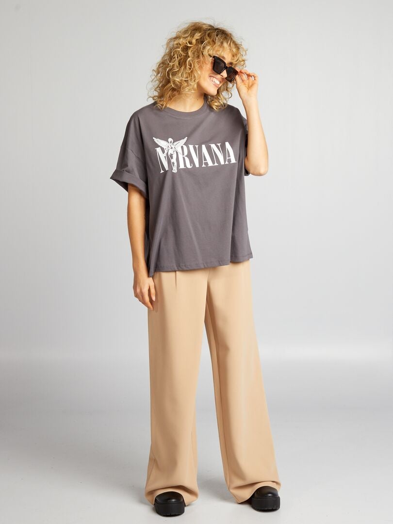 Camiseta 'Nirvana' - cinza