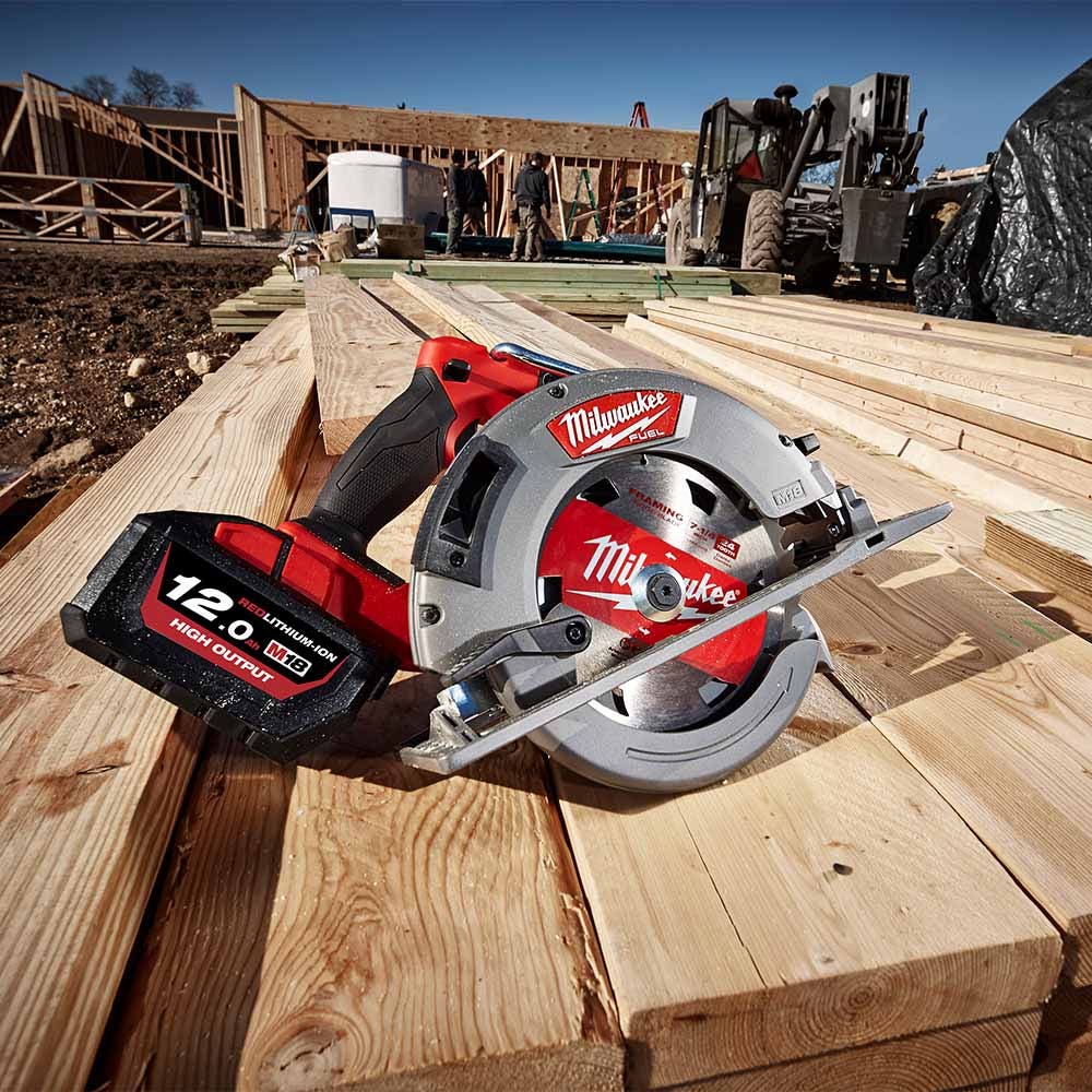 Serra circular Milwaukee Fuel 18V 184mm M18FCS66-0