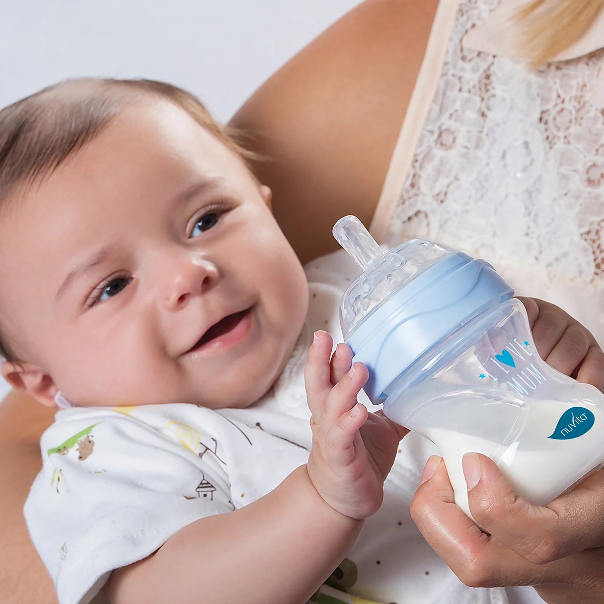 Glazen babyfles NUVITA Collectie 140 ml blauw met anti-koliekventiel