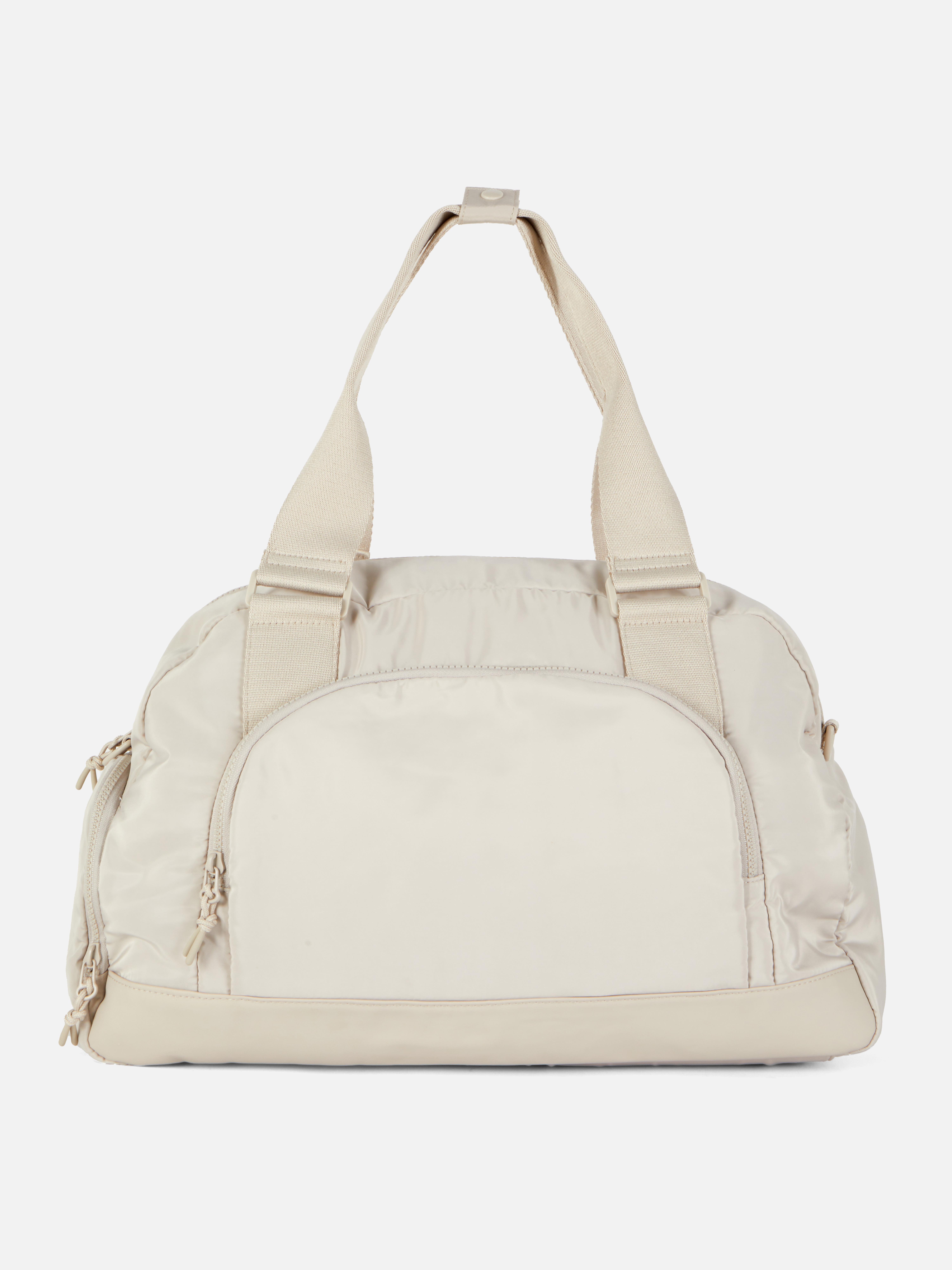 Borsa sportiva da weekend Una borsa sportiva da weekend con diversi scomparti con cerniera e due cinghie in tessuto