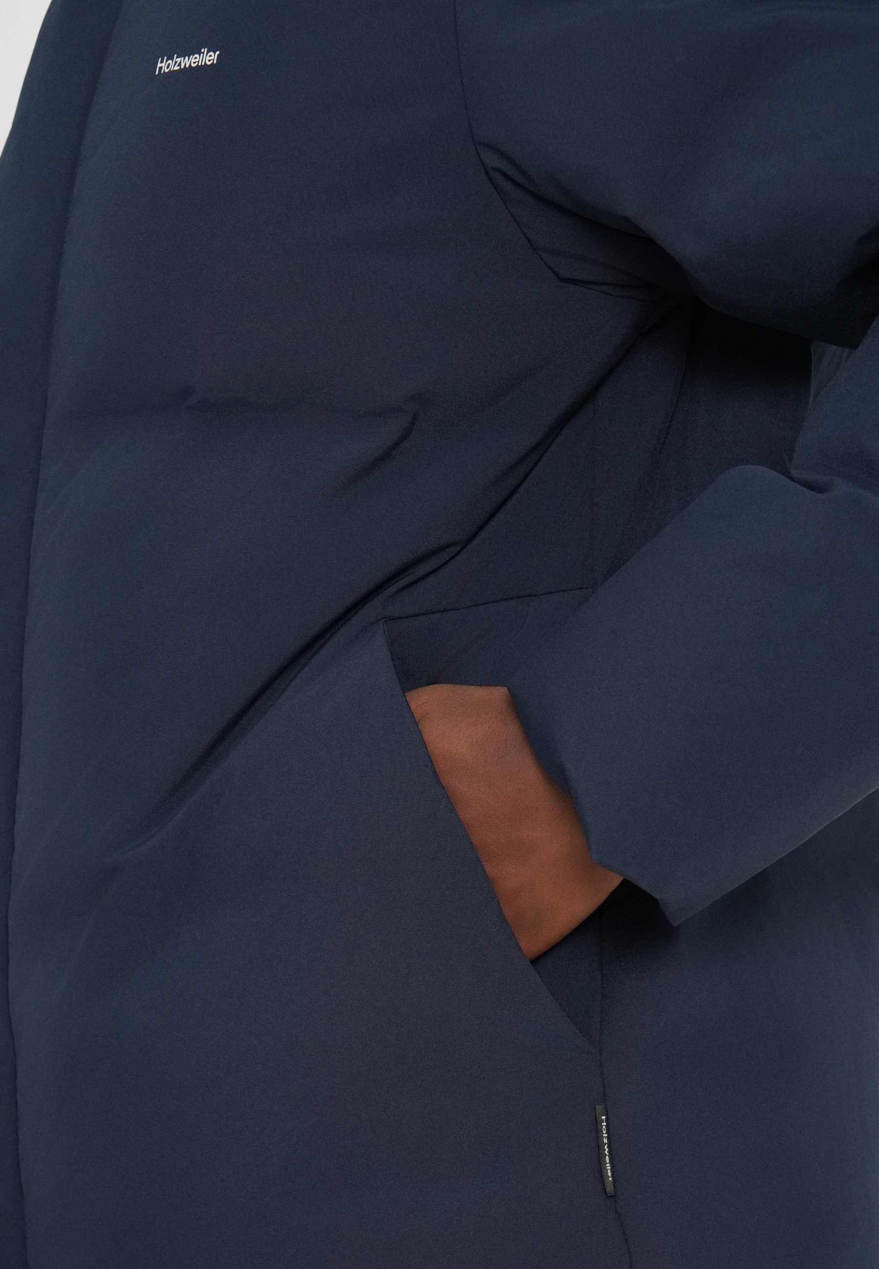 Holzweiler DOVRE JACKET - Jaqueta de penas - azul marinho