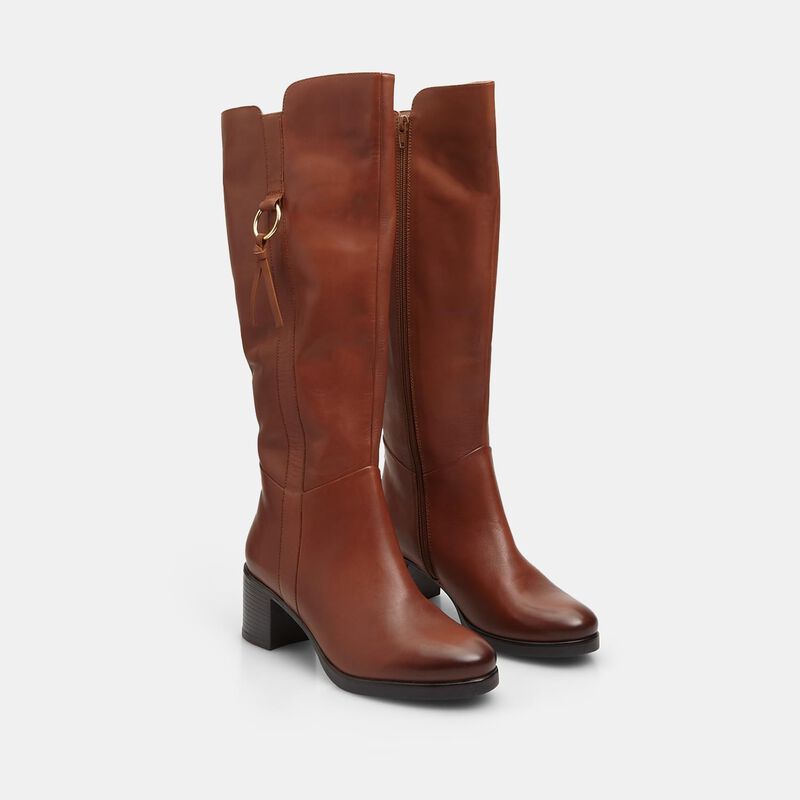 Damskie skórzane buty BATA na obcasie 6 cm