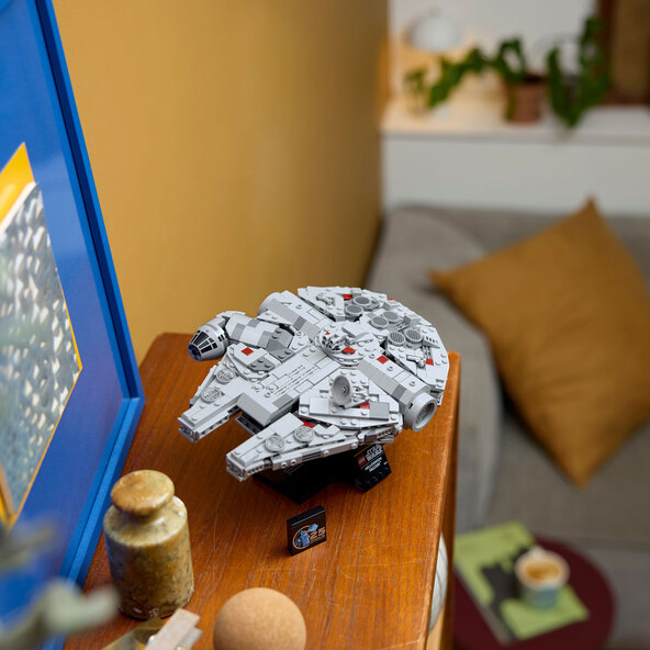 Star Wars™ Millennium Falcon™ 75375