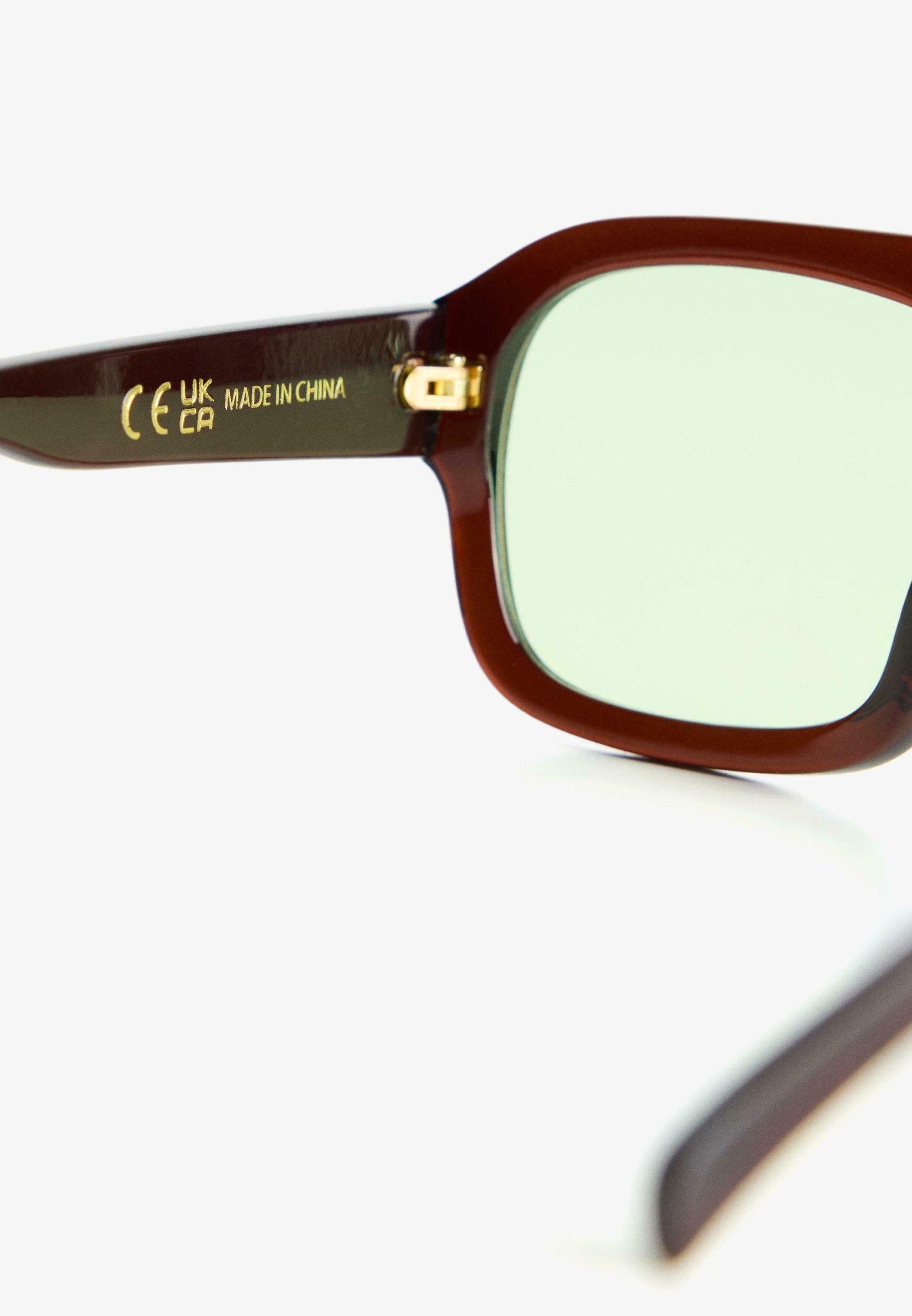 Bershka RESIN - Occhiali da sole - sempreverde