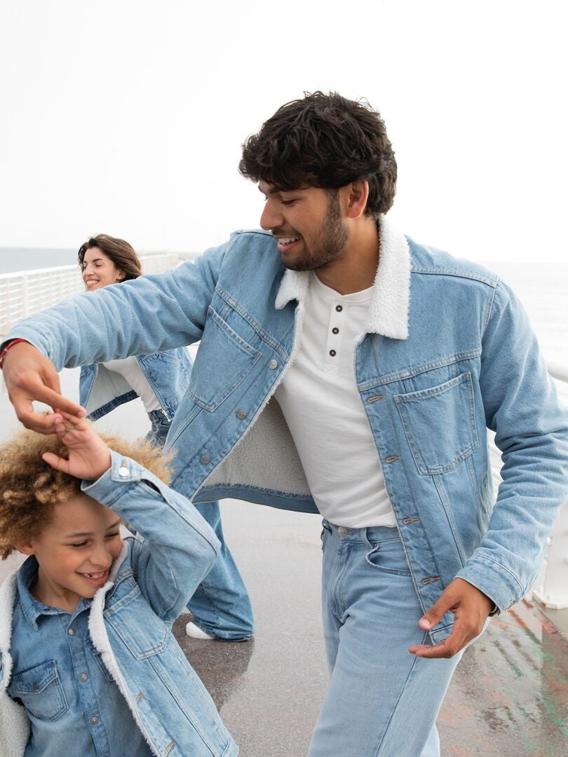 Kurtka dżinsowa z podszewką Sherpa – jasnoniebieski denim