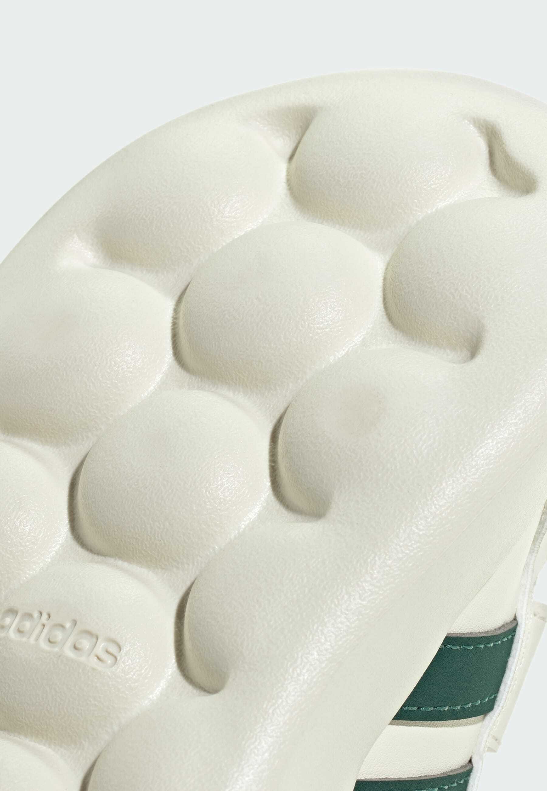 adidas Sportswear GRAND COURT 2.0 - Scarpe per neonati - bianco sporco verde universitario nero