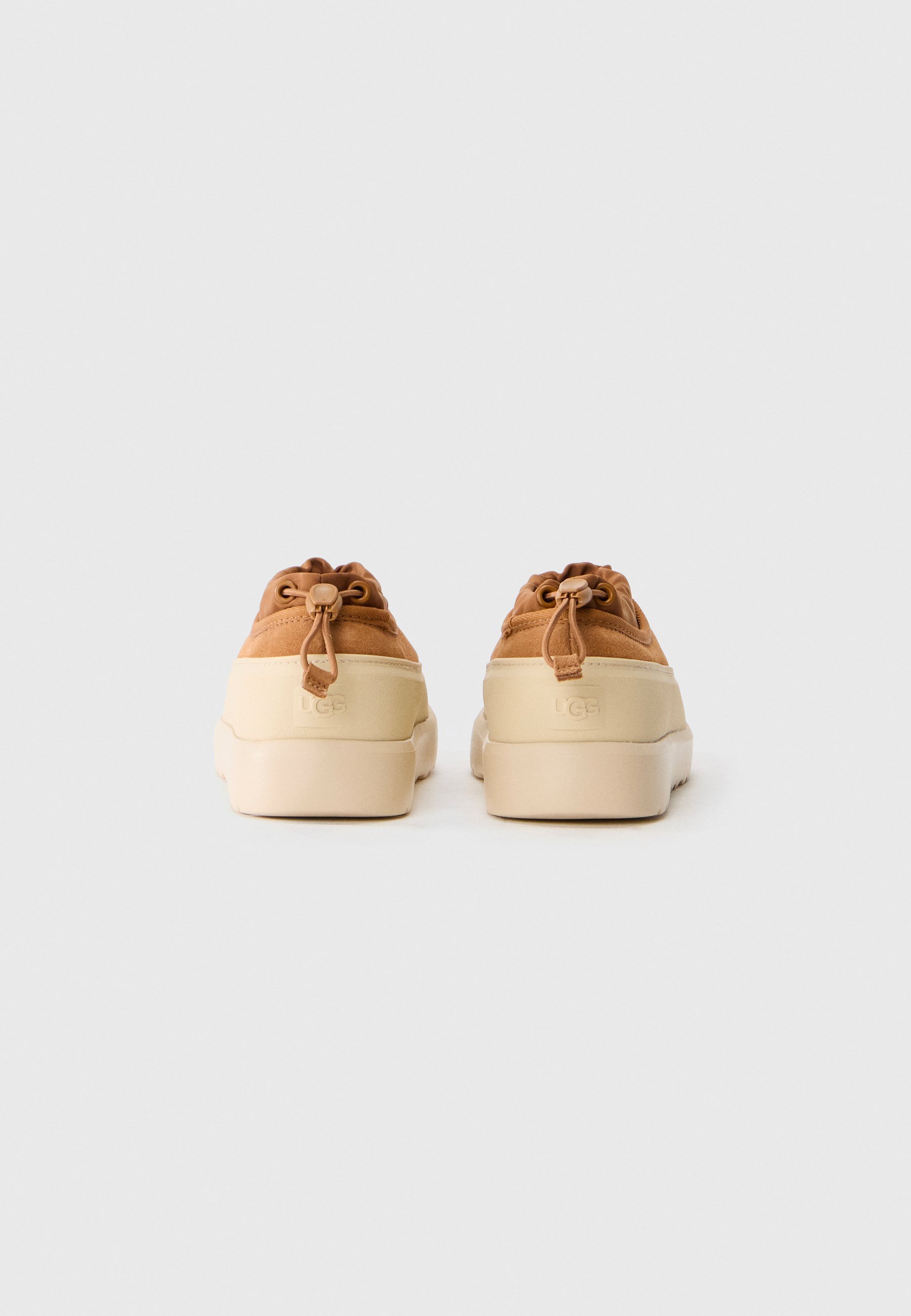 UGG TASMAN UNISEX - Wsuwane - kasztanowe/białe